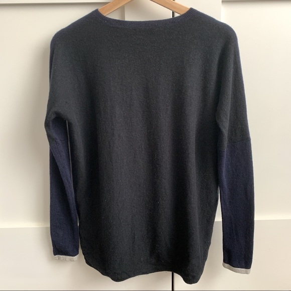 Vince Navy and Black cashmere sweater - Picture 2 of 6